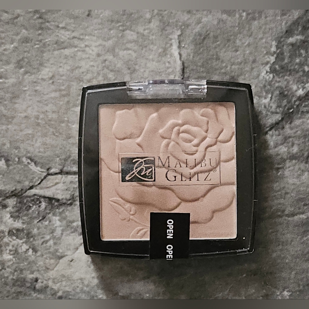 Malibu Glitz Pressed Powder- #5 Sun Storm BNIB